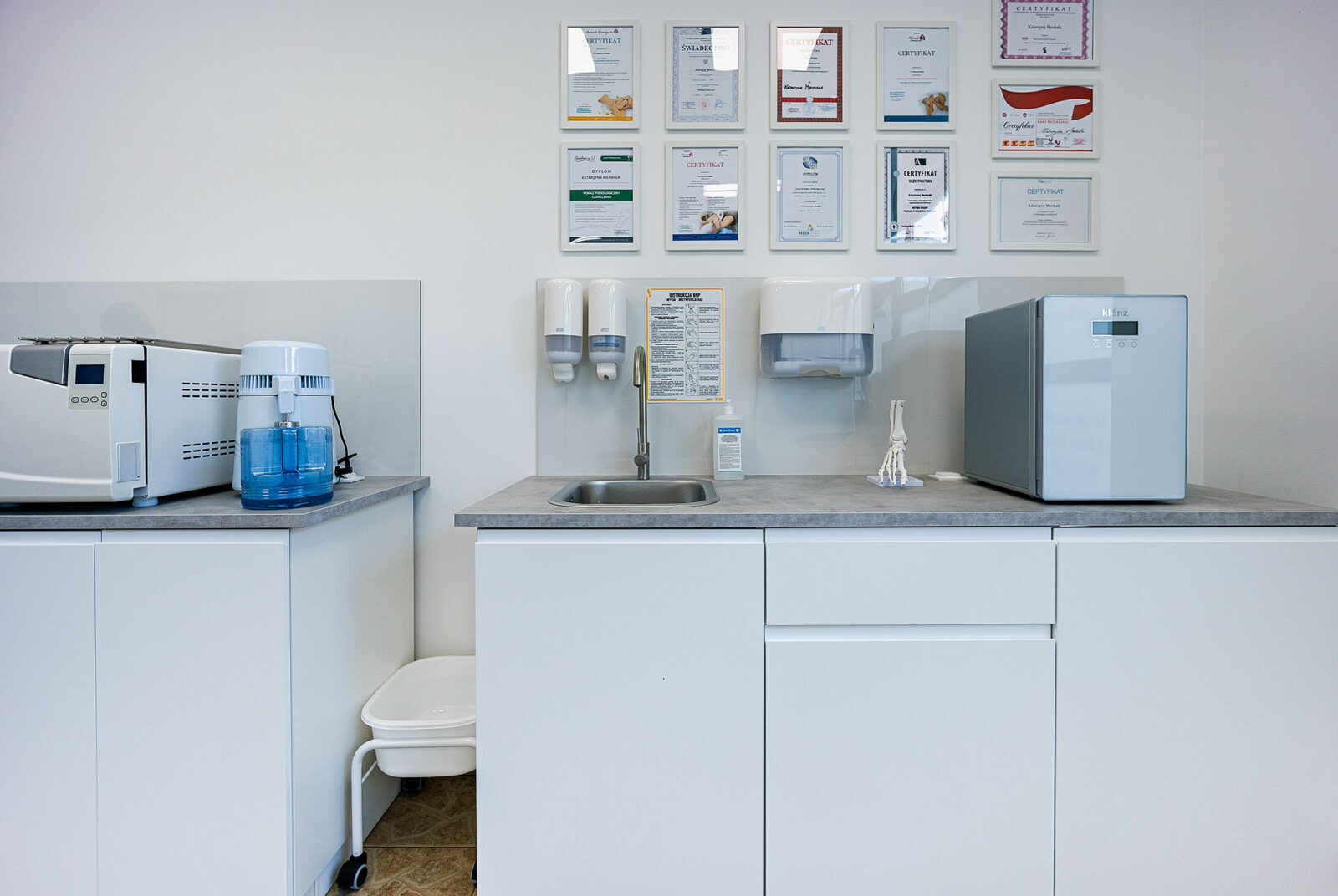 sprzęt podologiczny w gabinecie w warszawie